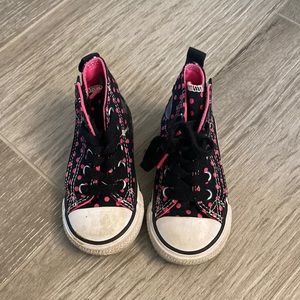 Converse Sneakers size 5